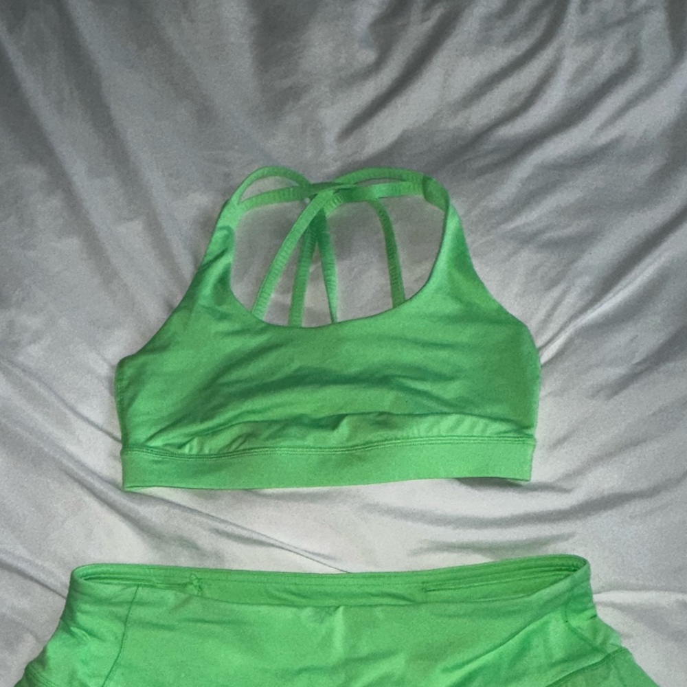 Lululemon energy bra size 6